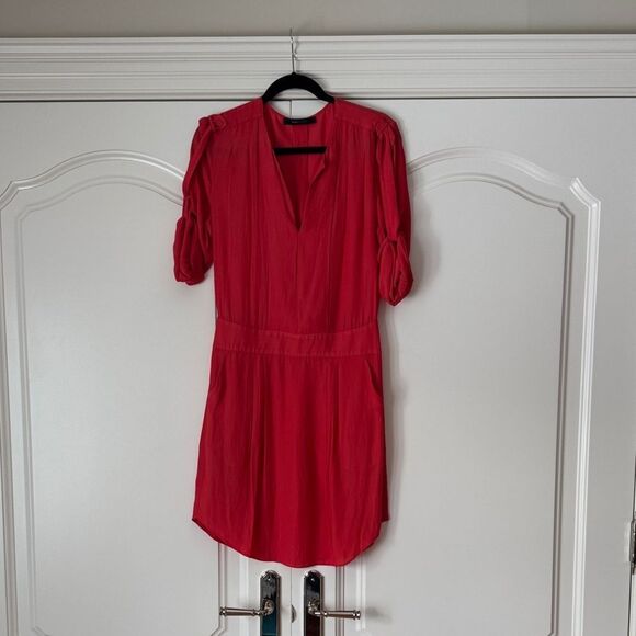 BCBGMaxAzria Dresses & Skirts - BCBGMaxAzria Bold Red Dress